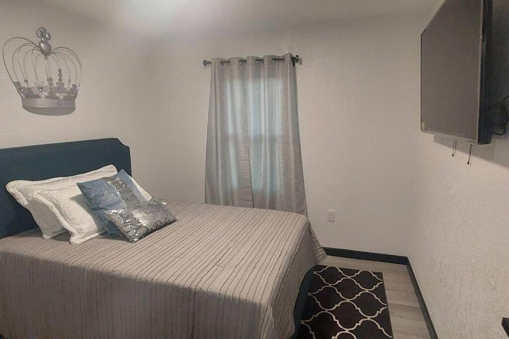 Bungalow Overlooking Lake Dora! Таварес Екстериор снимка